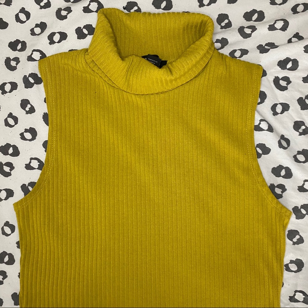 Forever 21 sleeveless turtle neck